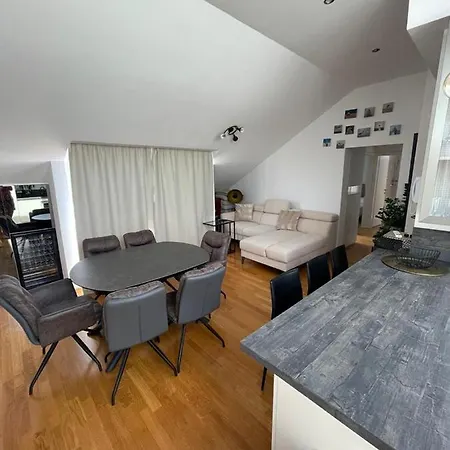 Luxury Penthouse Queen *