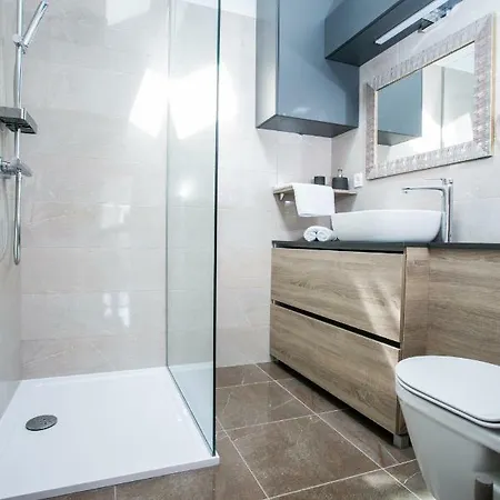 Luxury Penthouse Queen Apartment *
